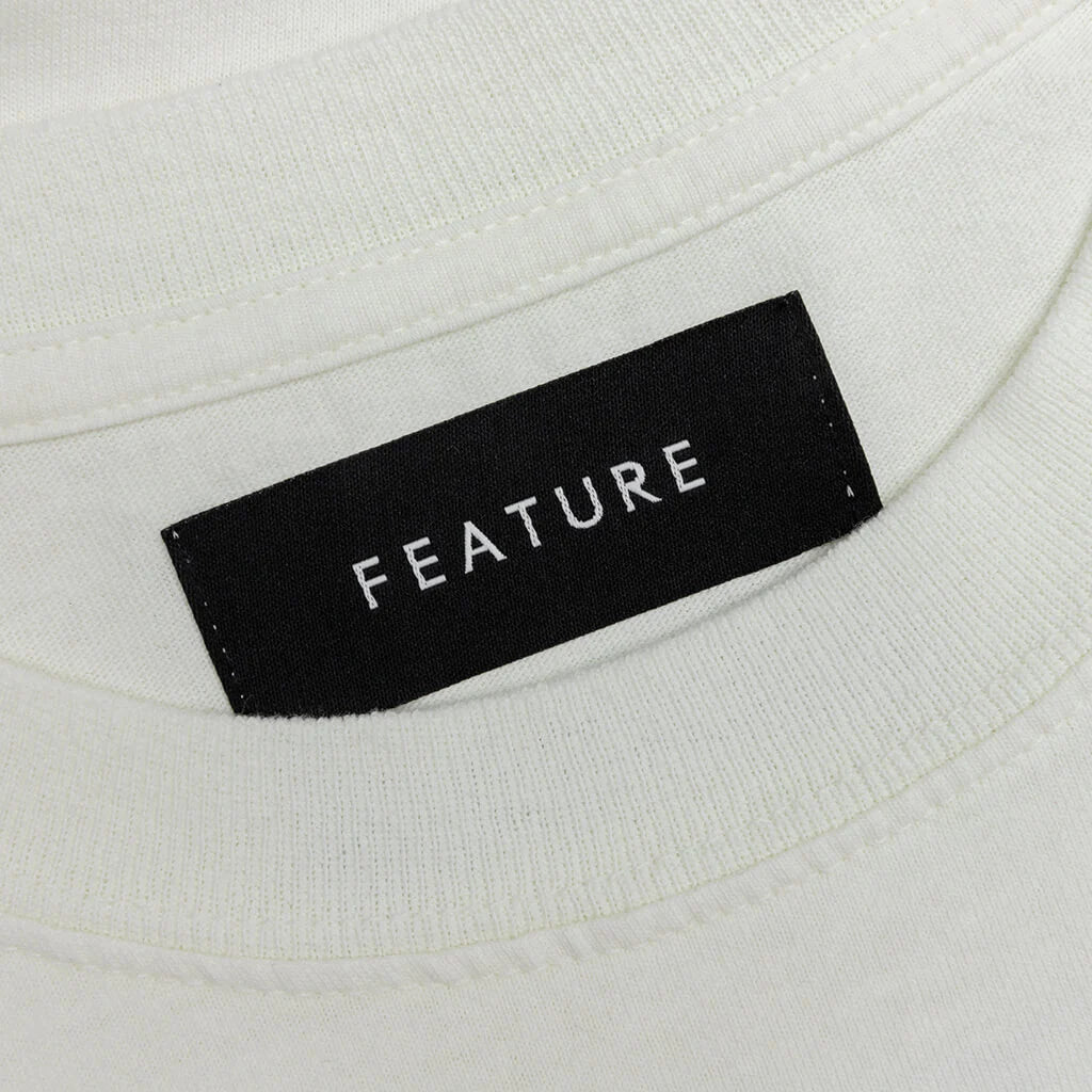 Celebrate Women Tee Marshmallow
