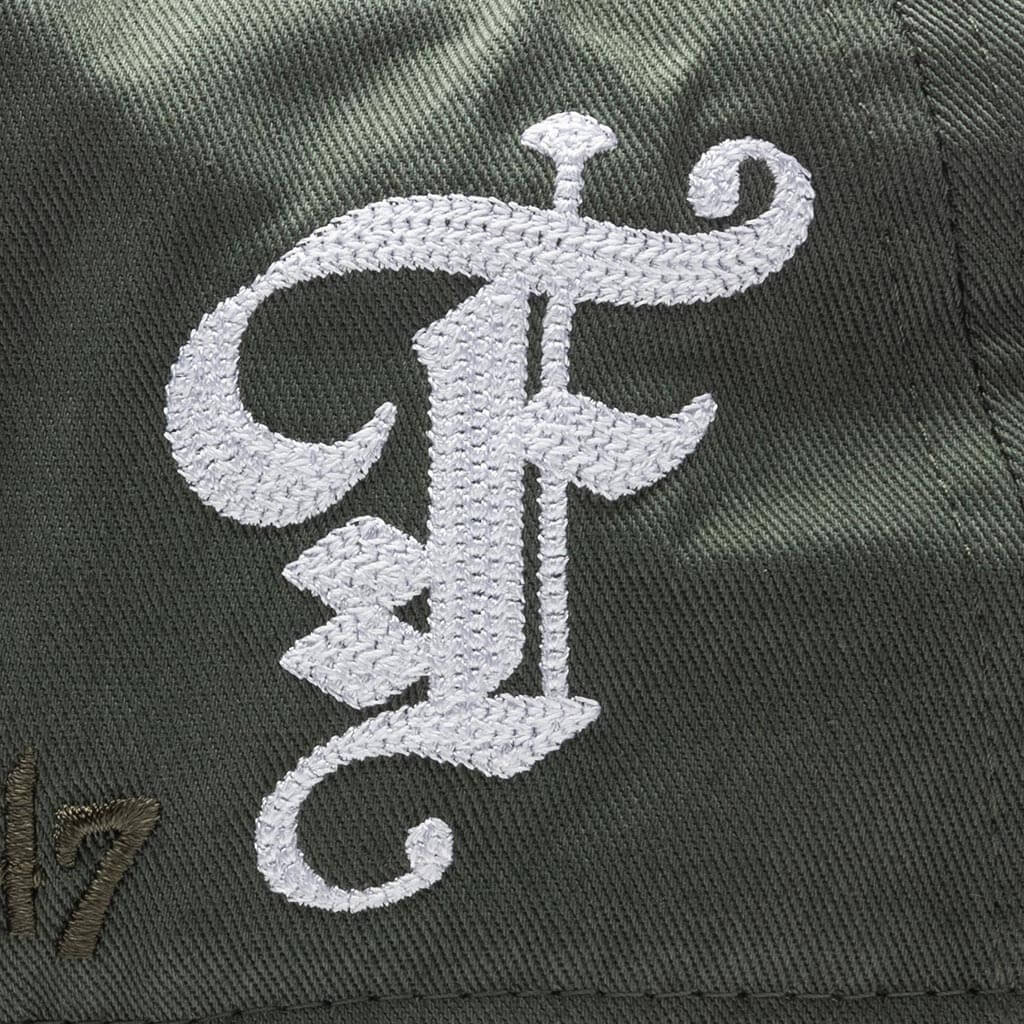 Feature x 47 Brand Chain 47 Hitch RF Miami Dolphins