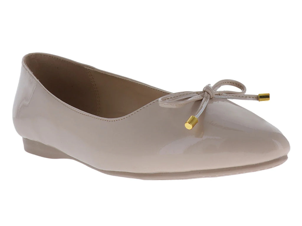 Zapatos Flats de Charol Color Avena Donova para Mujer
