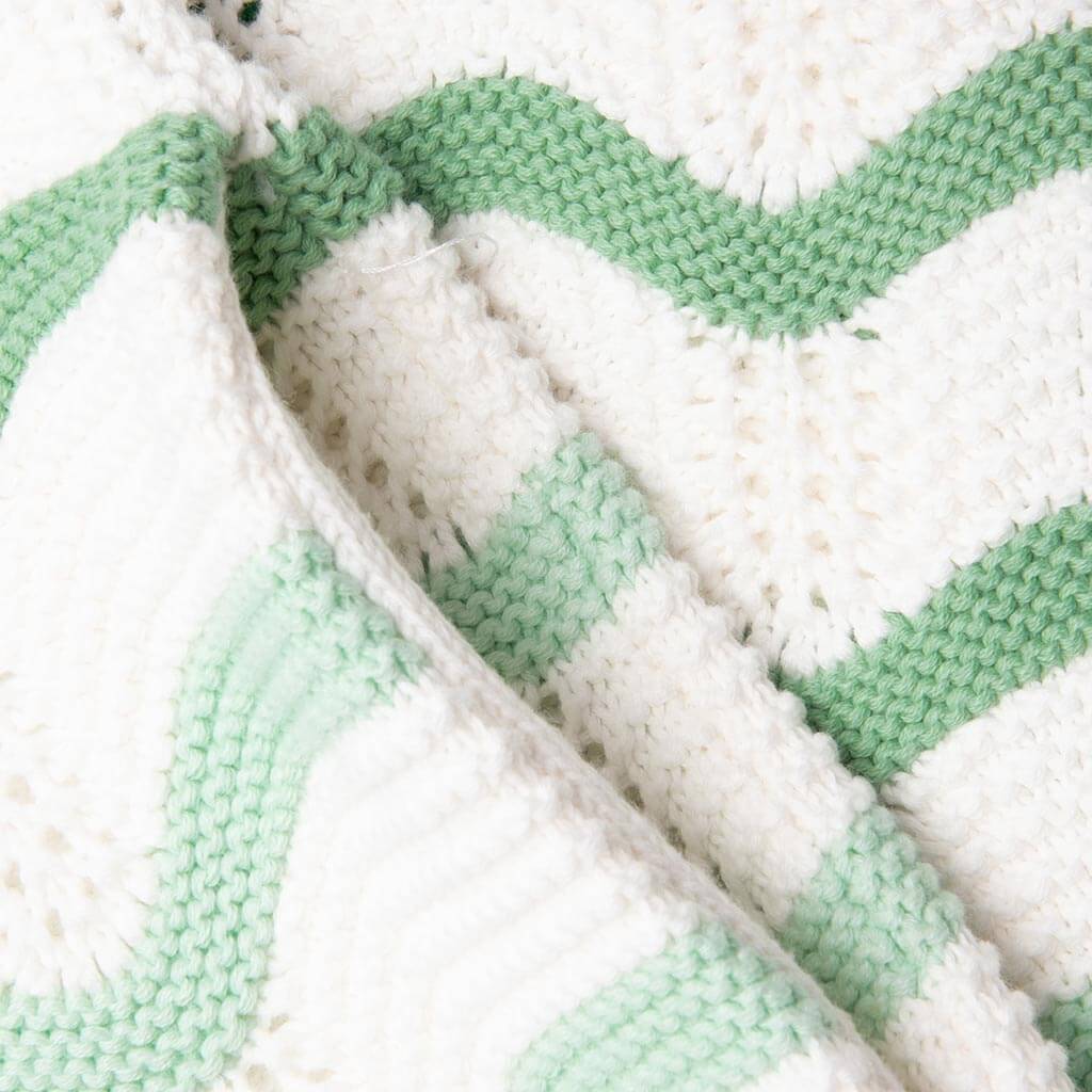 Gradient Wave Texture Shorts Green White