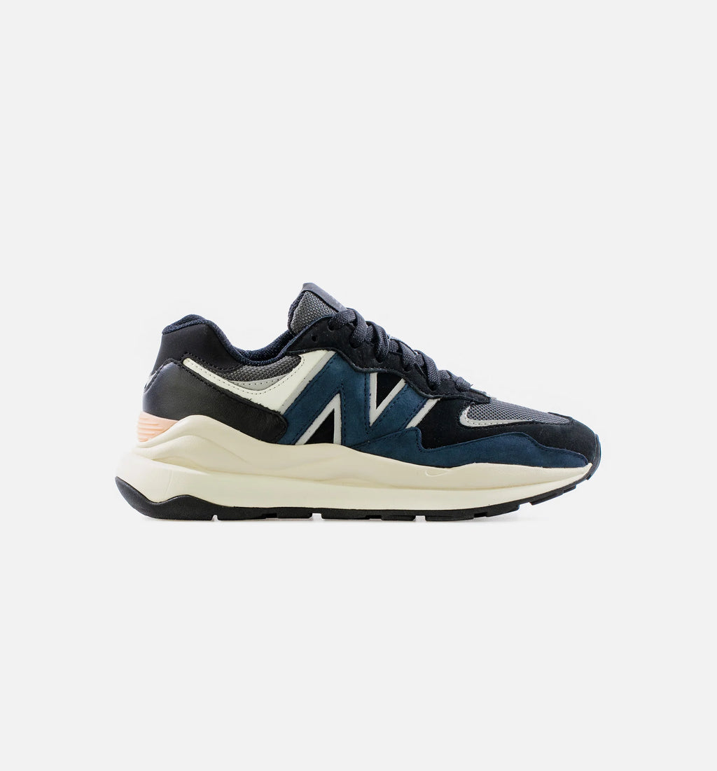 57 40 Womens Lifestyle Shoe Black Navy White