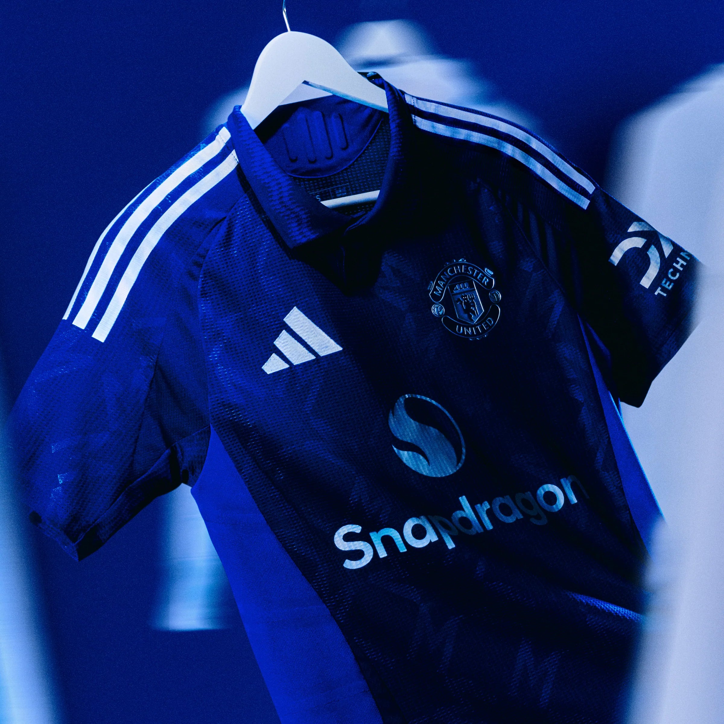 adidas Manchester United Away Authentic Mens Soccer Jersey 24 25 Night Indigo White