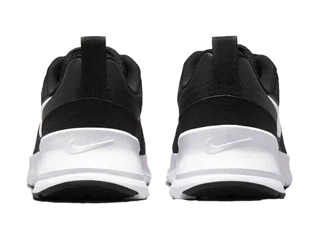 Tenis Nike Air Max Nuaxis Negro y Blanco para Mujer