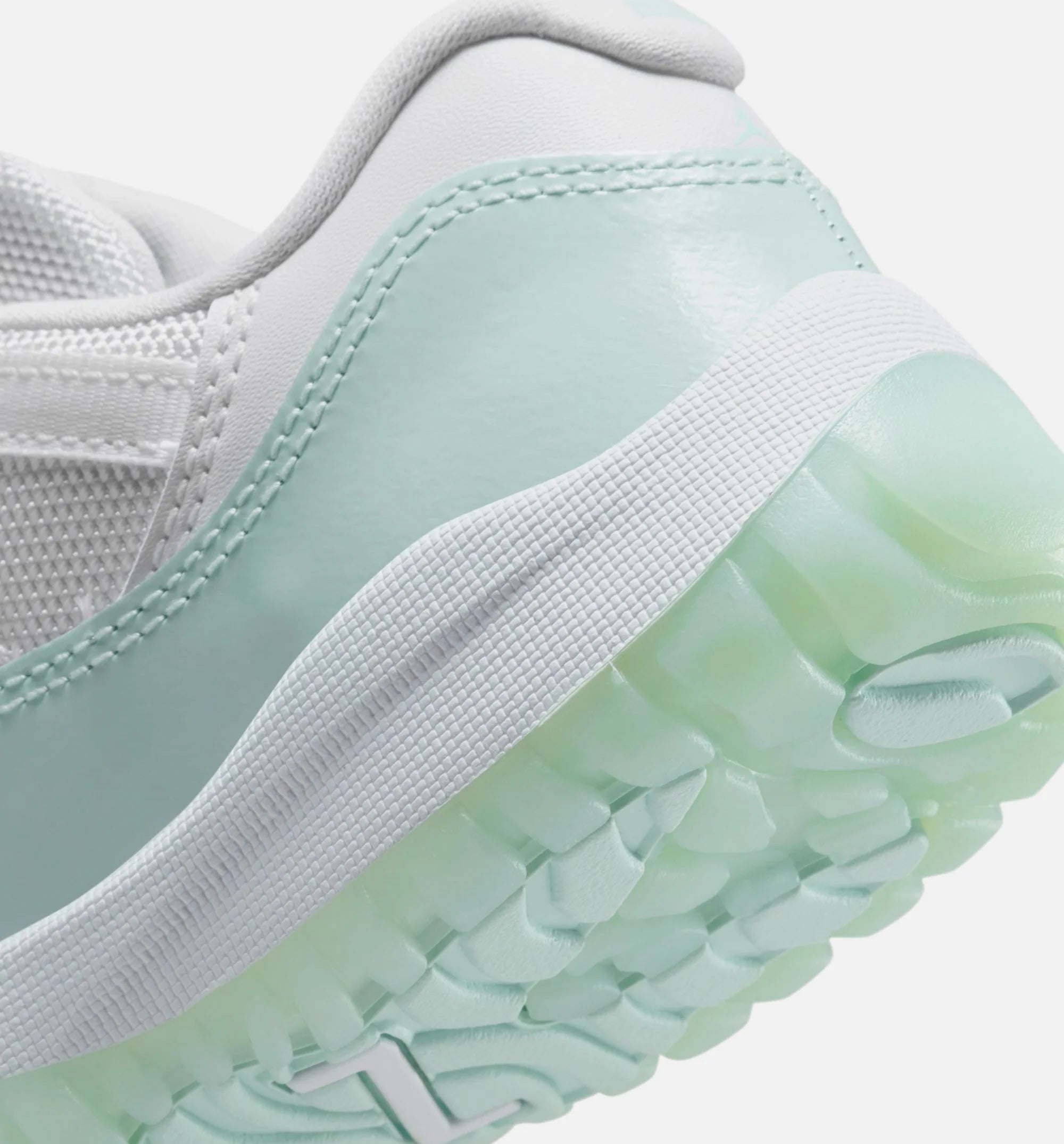 Air Jordan 11 Retro Low Igloo Preschool Lifestyle Shoe White Igloo