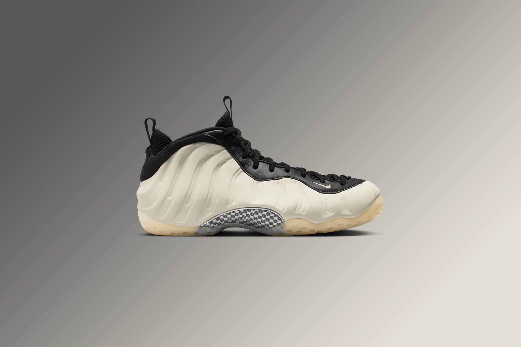 Air Foamposite One Black Team Gold Light Orewood Brown