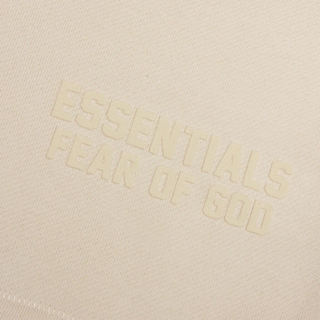 Essentials Sweatshort Egg Shell