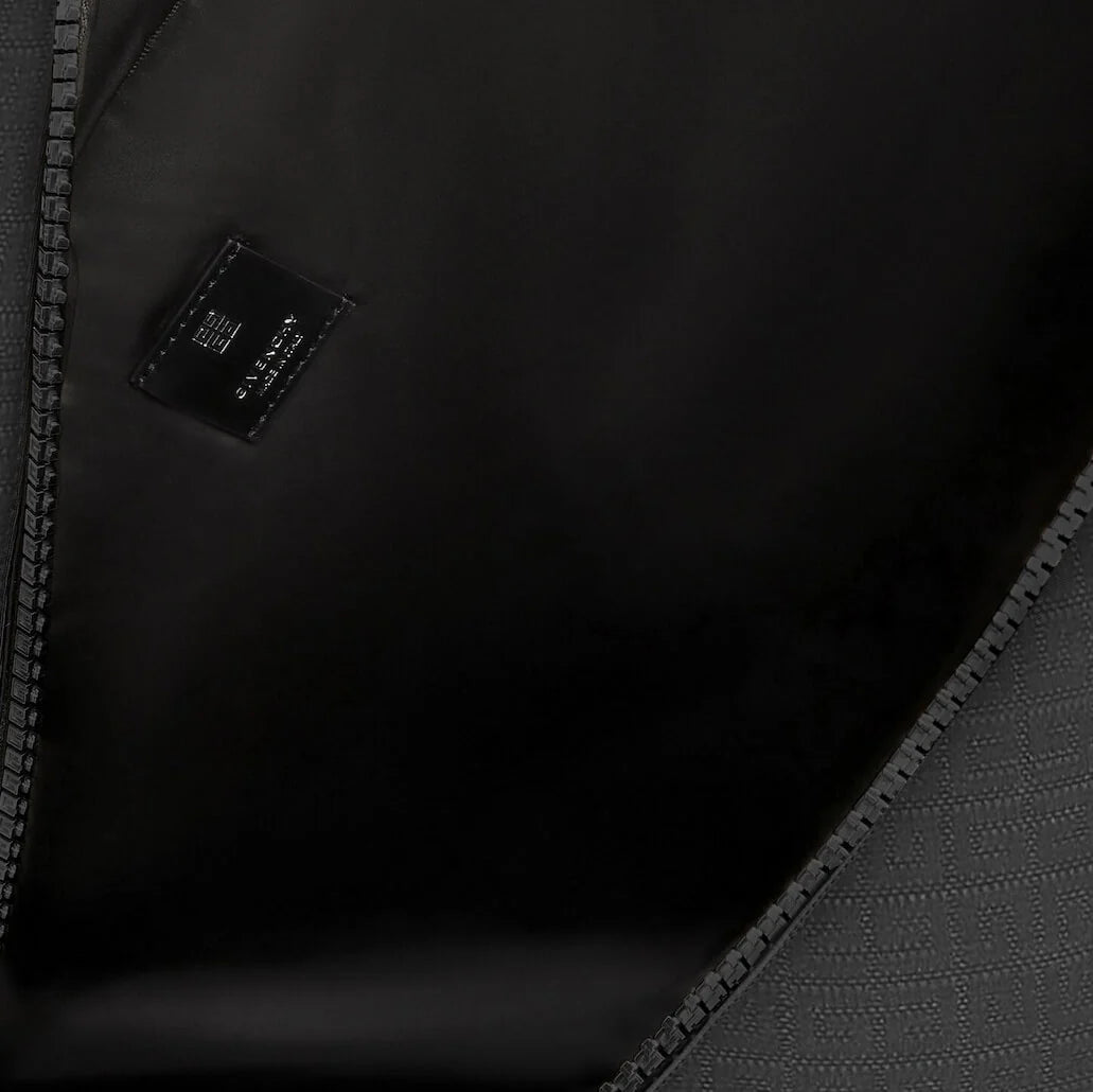 G Zip Triangle Bag Medium Black