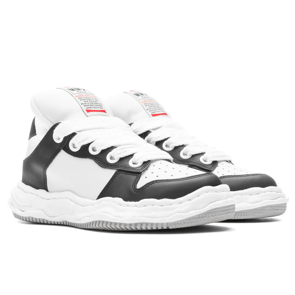 Wayne Low Top Sneakers Black White