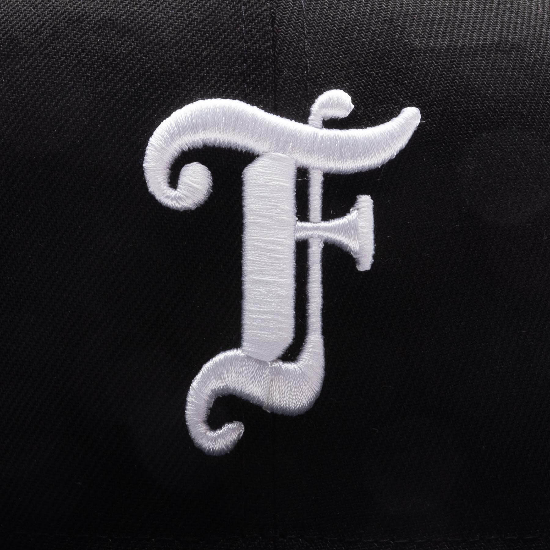 Feature x New Era Old English Plaza Snapback Black Snow Grey