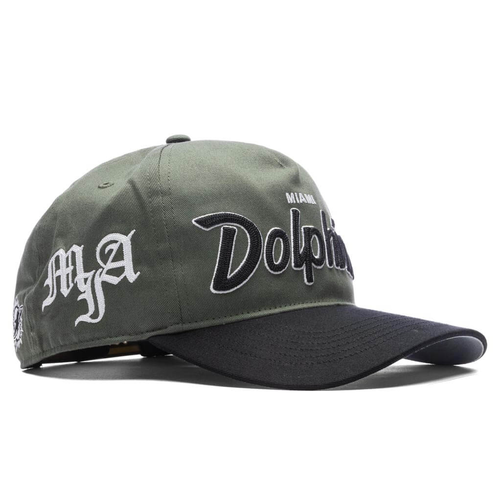 Feature x 47 Brand Chain 47 Hitch RF Miami Dolphins