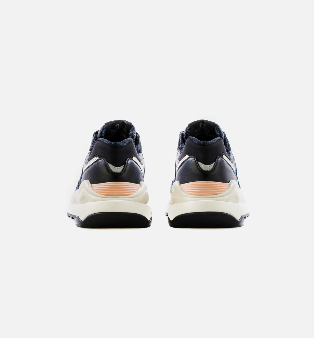 57 40 Womens Lifestyle Shoe Black Navy White