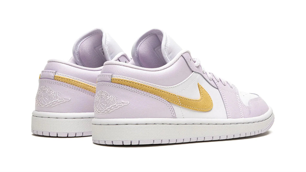 AIR JORDAN 1 LO WMNS Barely Grape