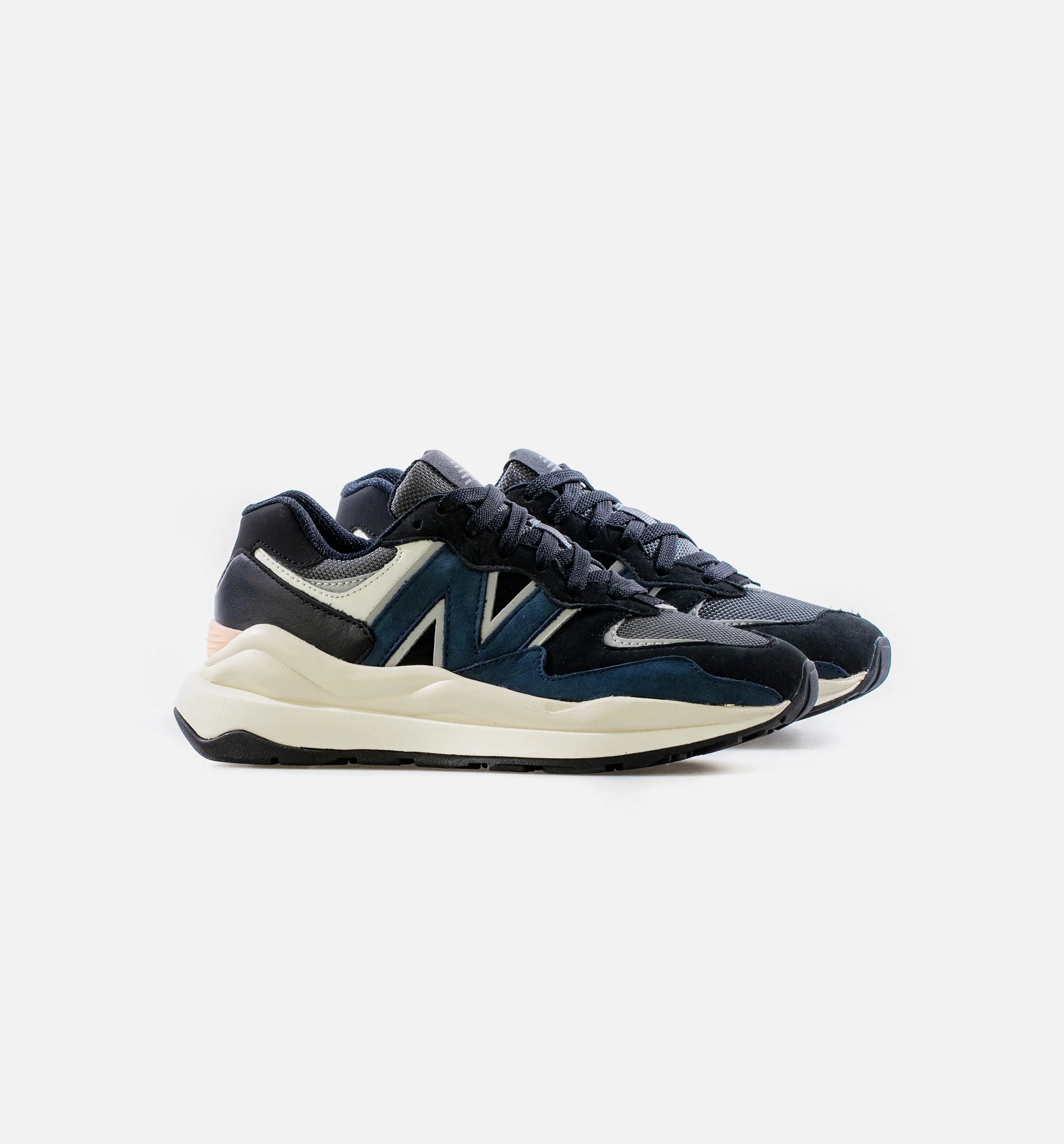 57 40 Womens Lifestyle Shoe Black Navy White