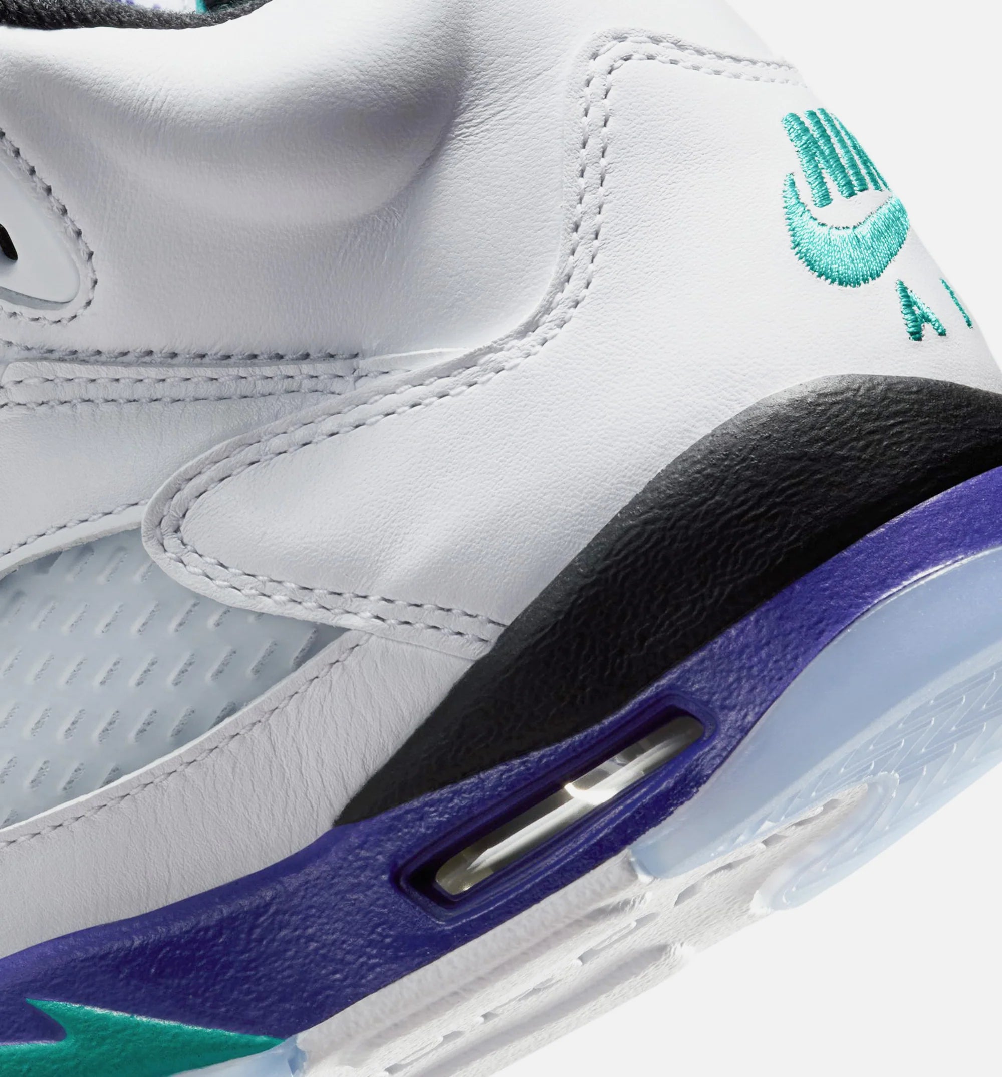 Air Jordan 5 Retro Grape Grade School Lifestyle Shoe White New Emerald Grape Ice Black