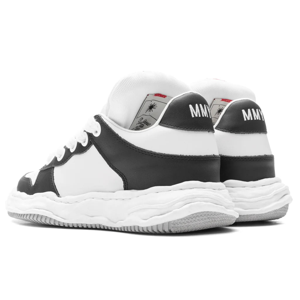 Wayne Low Top Sneakers Black White