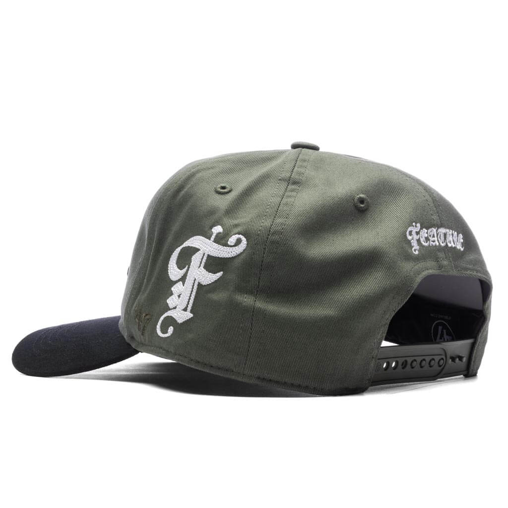 Feature x 47 Brand Chain 47 Hitch RF Buffalo Bills