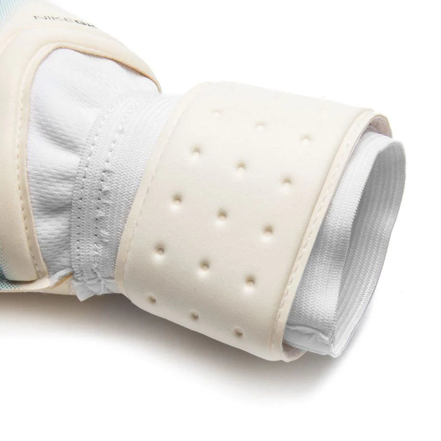 Nike Grip 3 Goalkeeper Gloves