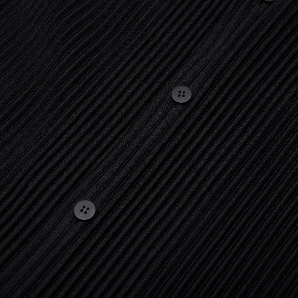 MC April Button Up Black